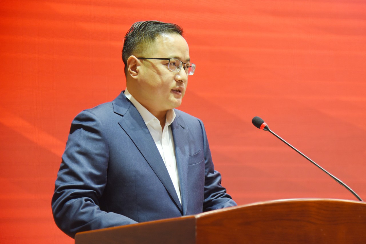 副总经理赵可华通报了2022年度各块经济指标完成情况及2023年考核的目标任务